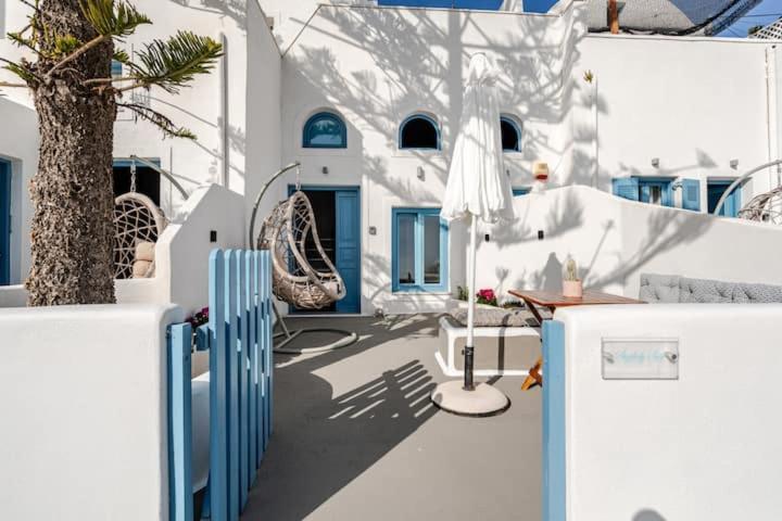 Euphoria Suites & Deluxe Studios Fira  Exterior photo