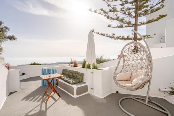 Euphoria Suites & Deluxe Studios Fira  Exterior photo